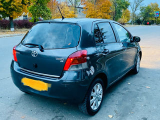 Toyota Yaris foto 2