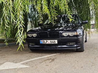 BMW 7 Series foto 3