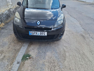 Renault Grand Scenic foto 2