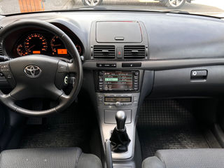 Toyota Avensis foto 5