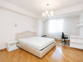 Apartament cu 3 camere, 130 m², Centru, Chișinău foto 6