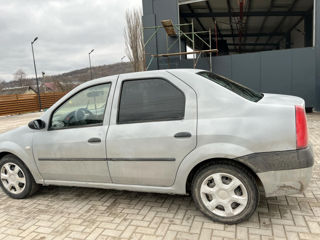 Dacia Logan foto 3