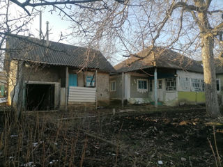 Casa pe malul Nistrului. Raionul Orhei 25km satul Viscauti 10,5 sote de teren .