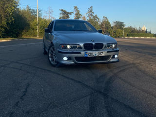 BMW 5 Series foto 4