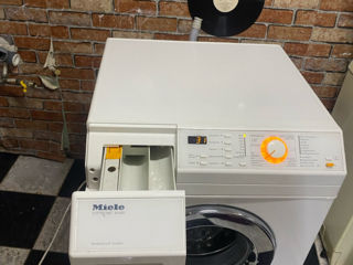 Miele Germany  7 kg 1600 rp/min . Lucrează perfect ! Scrim garanție . Livrare. Preț 5000 de lei foto 2