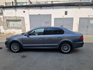 Skoda Superb foto 2