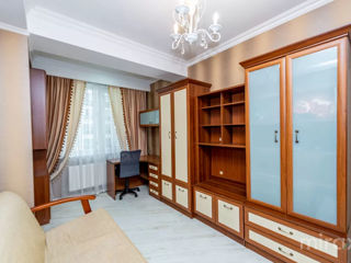 Apartament cu 3 camere, 100 m², Botanica, Chișinău foto 5