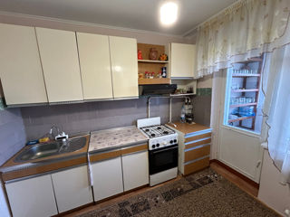 Apartament cu 3 camere, 75 m², Podul Chișinăului, Bălți foto 3