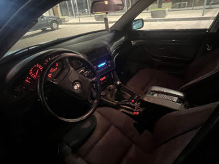 BMW 5 Series foto 8