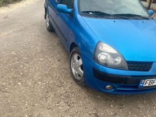 Renault Clio foto 2