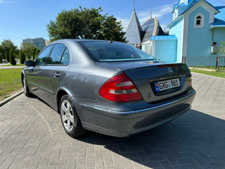 Mercedes E-Class foto 8