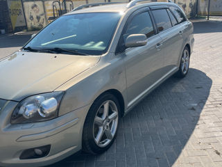 Toyota Avensis foto 3