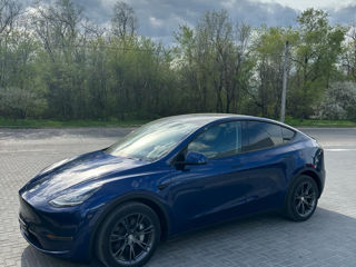 Tesla Model Y foto 8