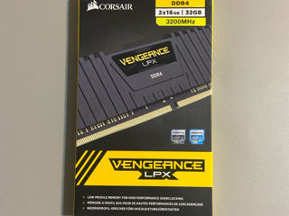 Vand memorie RAM Corsair vengeance LPX