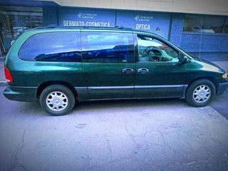 Chrysler Voyager foto 2