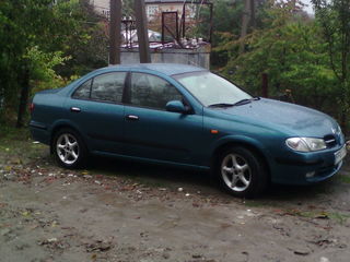 Nissan Almera foto 1