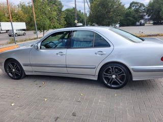 Mercedes E-Class foto 5