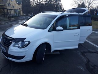 Volkswagen Touran foto 3