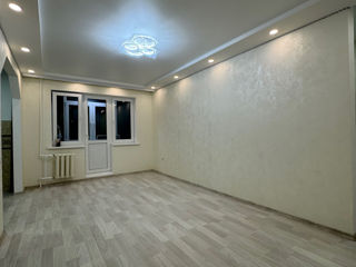 Apartament cu 3 camere, 60 m², Buiucani, Chișinău foto 2