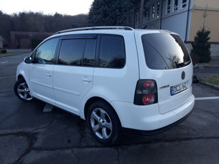 Volkswagen Touran foto 6