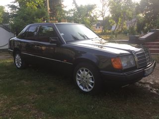 Mercedes Series (W124) foto 5