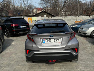 Toyota C-HR foto 9