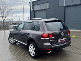 Volkswagen Touareg foto 3