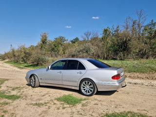 Mercedes E-Class foto 3