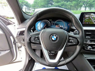 BMW 5 Series foto 8