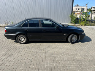 BMW 5 Series фото 3