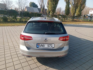 Volkswagen Passat foto 3