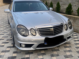 Mercedes E-Class foto 1