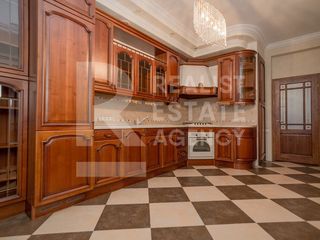 Penthouse cu priveliște panoramică în complexul Crown Plaza, str. București, Centru foto 4