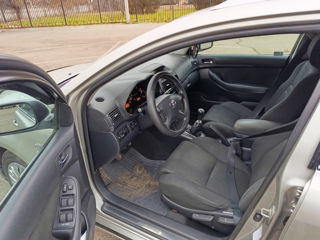 Toyota Avensis foto 5