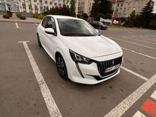 Peugeot 208 foto 2