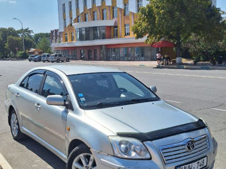 Toyota Avensis foto 2