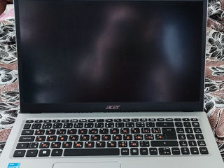 Ноутбук Acer новый использовался всего четыре месяца. foto 4