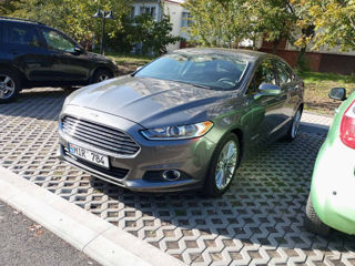 Ford Fusion foto 2