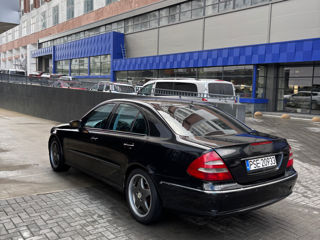 Mercedes E-Class foto 4