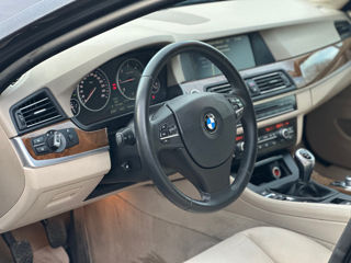 BMW 5 Series foto 8