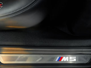 BMW 5 Series foto 18