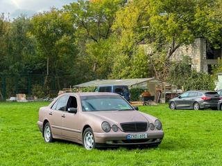 Mercedes E-Class foto 10