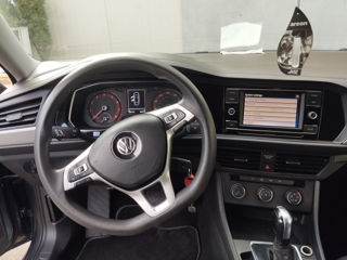 Volkswagen Jetta foto 1