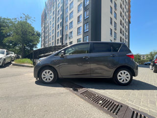 Toyota Verso-S foto 2