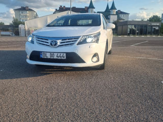 Toyota Avensis foto 1