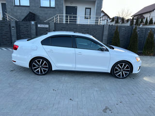 Volkswagen Jetta foto 8