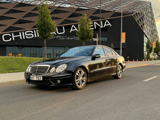 Mercedes E-Class foto 2