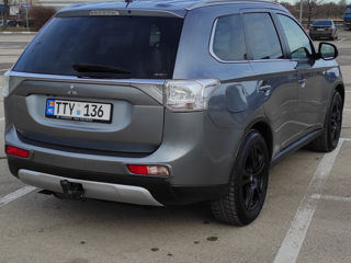 Mitsubishi Outlander foto 5