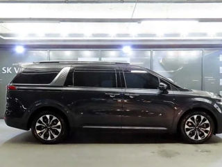 KIA Carnival foto 2