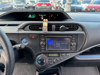 Toyota Prius c foto 12